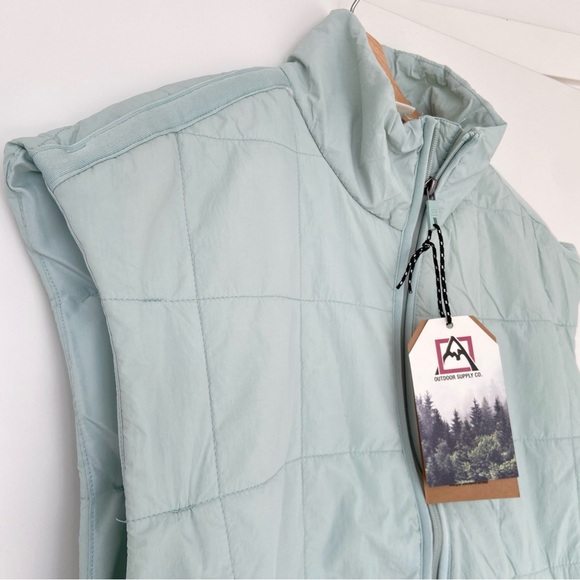 OUTDOOR SUPPLY COMPANY MINT/AQUA PUFFER VEST WITH STAND COLLAR/FRONT ZIPPER, S - Picture 4 of 9